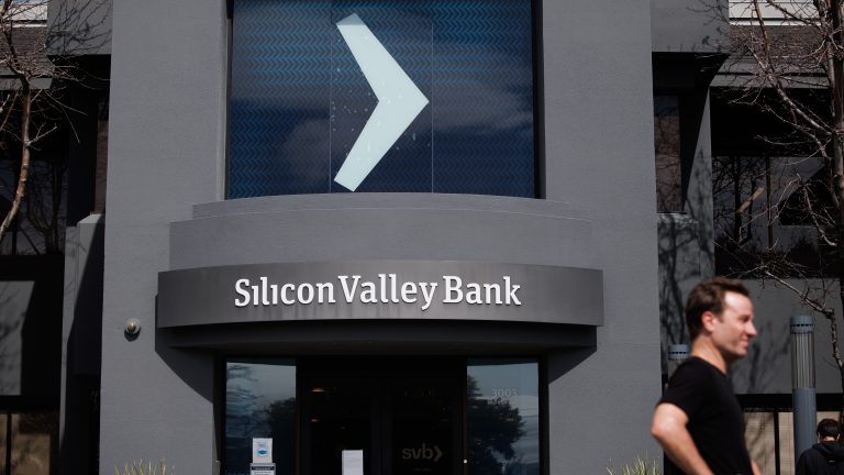 An exterior view of Silicon Valley Bank headquarters in Santa Clara, Calif.